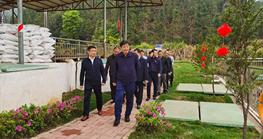 贛州市委常委、常務副市長高世文一行先后到挺進環(huán)保定南馬山逕、龍南黃沙稀土尾水項目調(diào)研