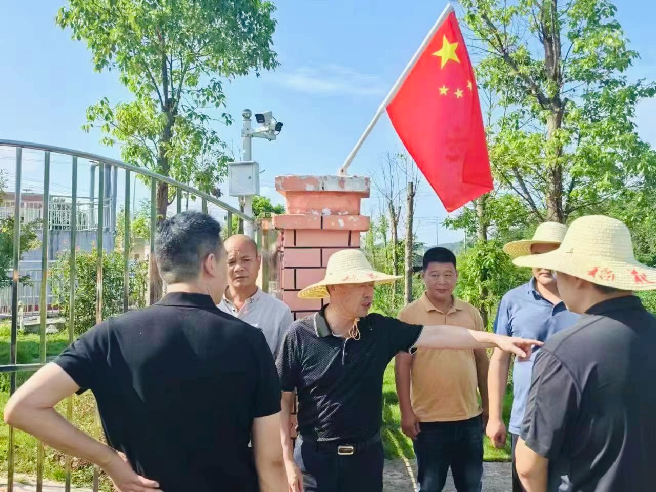 贛州市政府副市長(zhǎng)、區(qū)委書(shū)記連天浪一行蒞臨我司污水處理廠指導(dǎo)